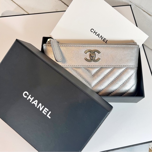 |SOLD| Chanel Chevron Lambskin Leather CC Logo Pouch - Picture 10 of 10